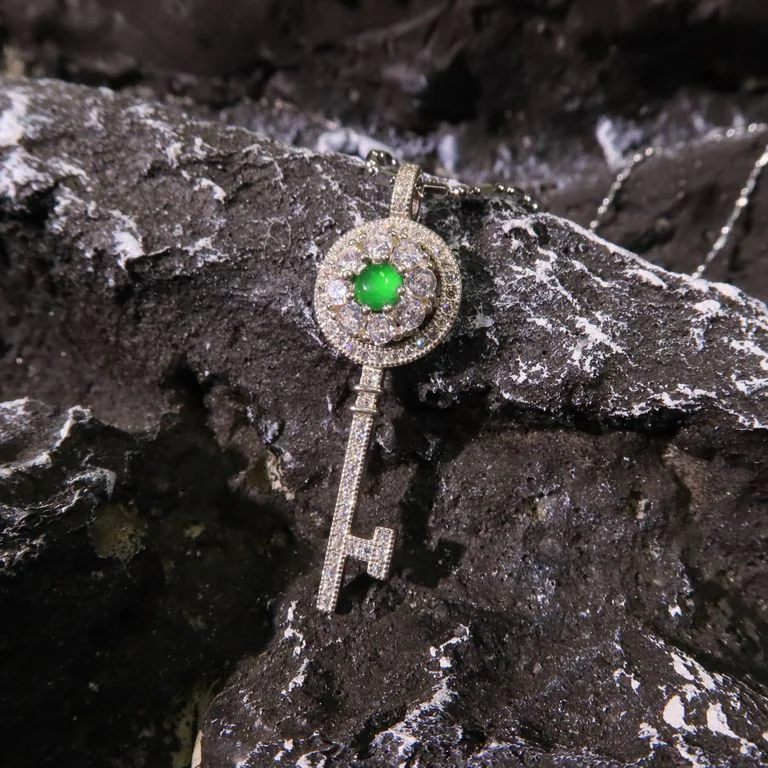 高冰綠時光鑰匙吊墜送925銀項鏈 [危地馬拉翡翠]