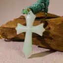 綠翡翠十字架