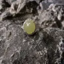 橄欖綠橢圓蛋面戒指