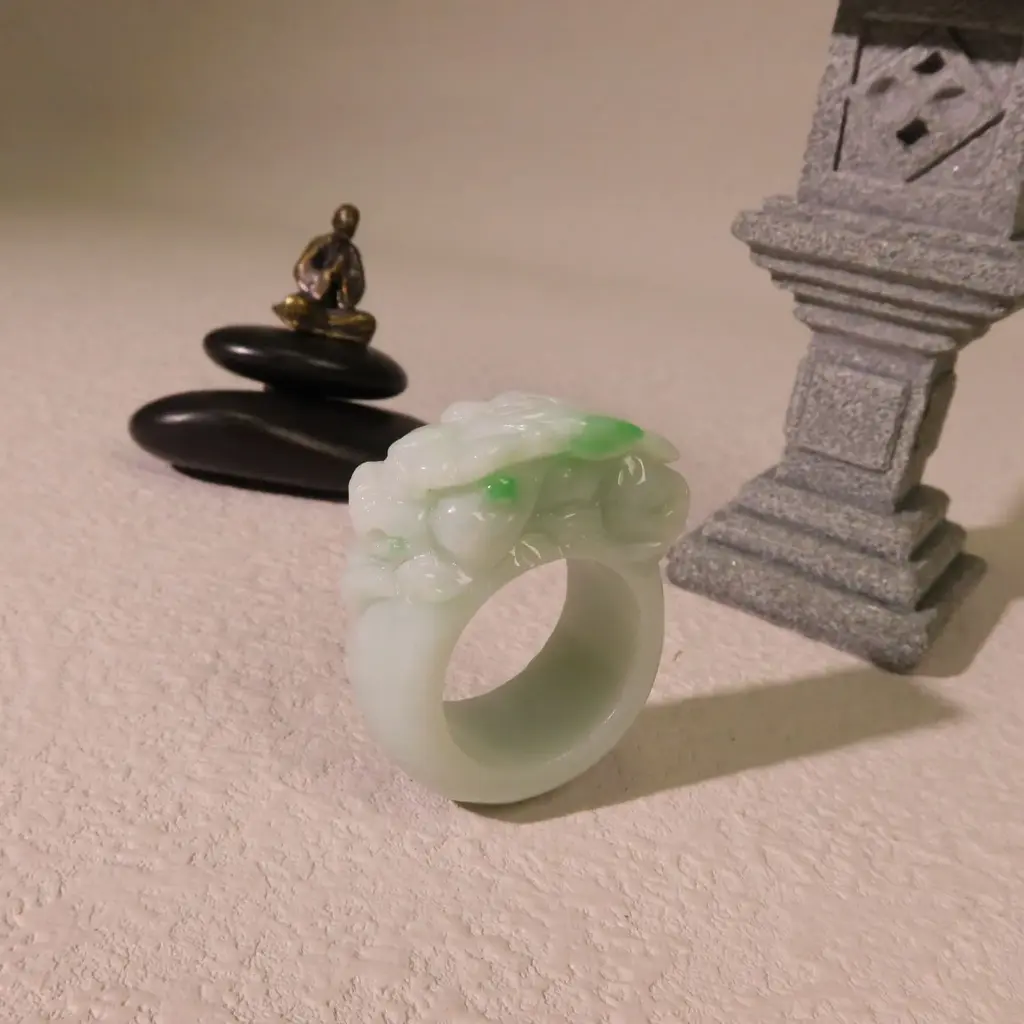 麒麟神獸白底青板指