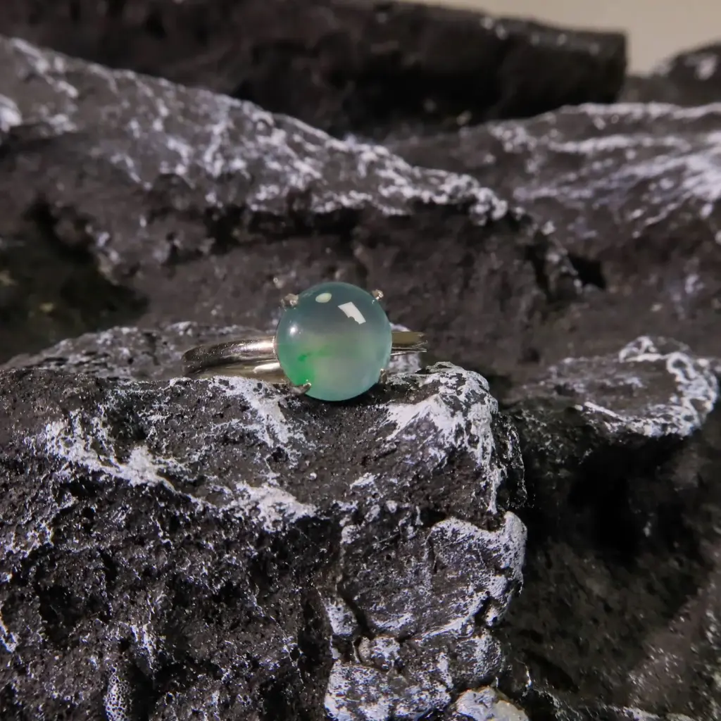 高冰玻藍水底飄金絲綠戒指 [危地馬拉翡翠]