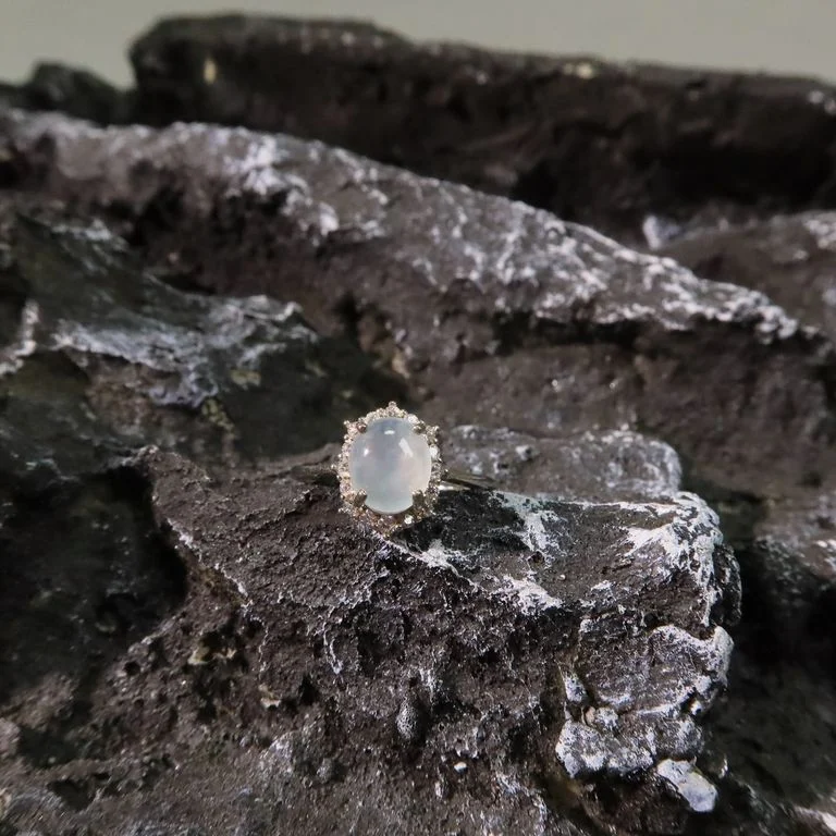 冰雪迷情白冰種蛋面戒指