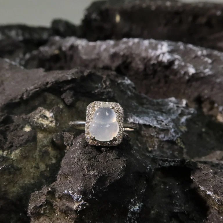 白冰種小胡蘆蛋面戒指